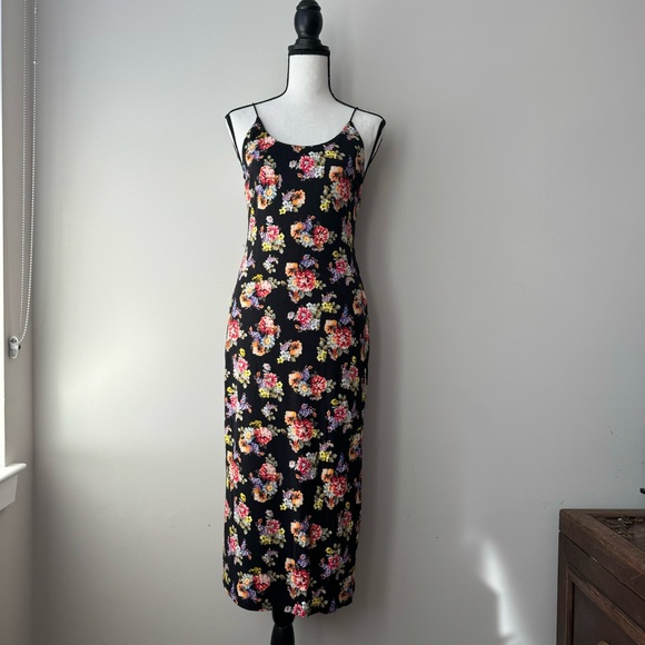 Alice + Olivia Dresses & Skirts - NWT Alice + Olivia Delora Dress – Magnolia Floral Black